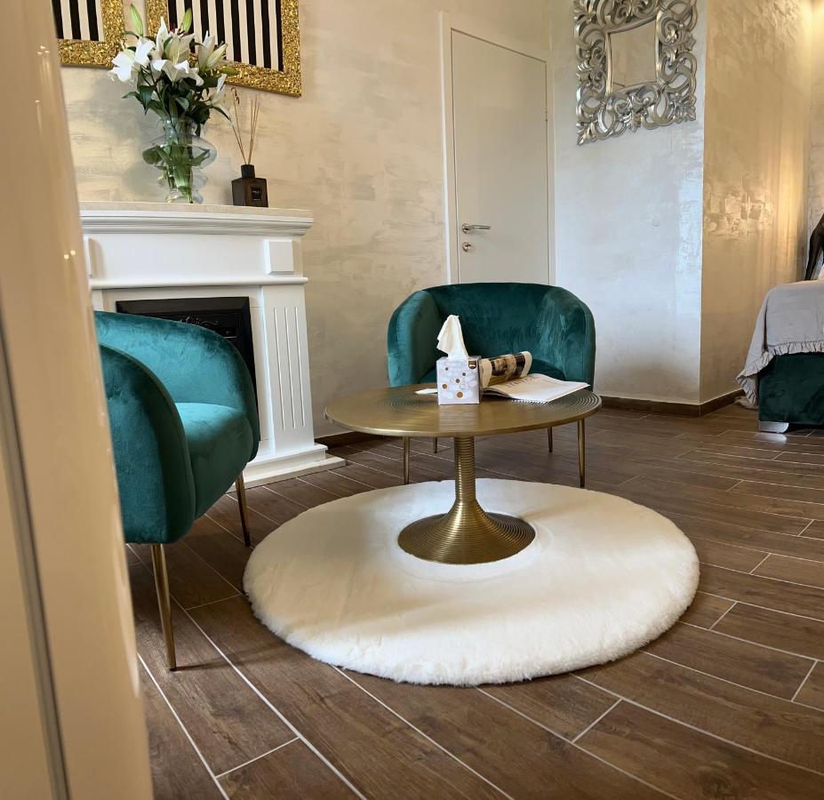 La Dolce Vita Luxury II Apartments With Best Free Private Parking In Center 普拉 外观 照片